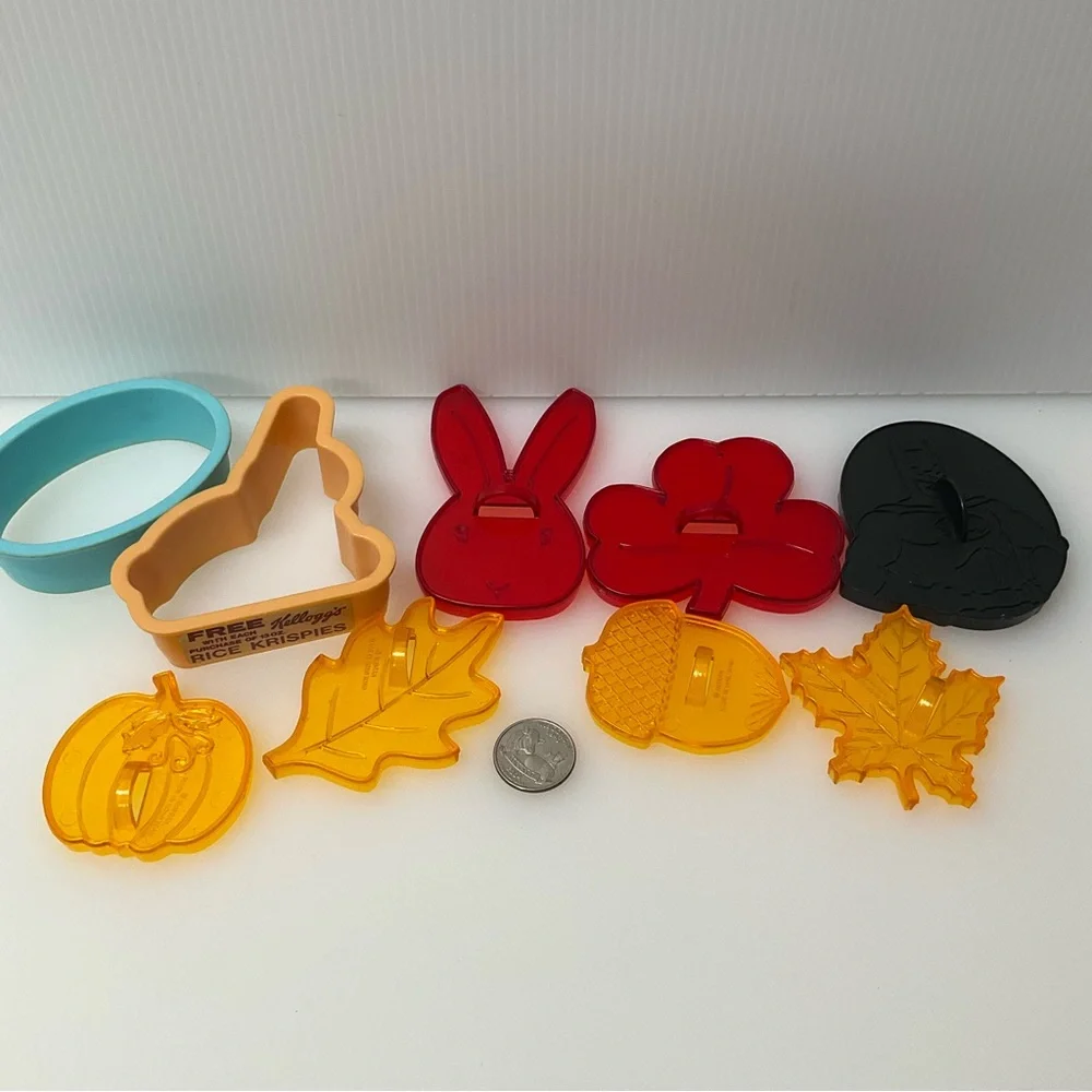 VINTAGE Cookie Cutters DC Comics Batman 1989 Rice Krispies Fall Shamrock Batman